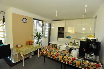 Acomodação com café da manhã  Prestige Schoenbrunn 3*